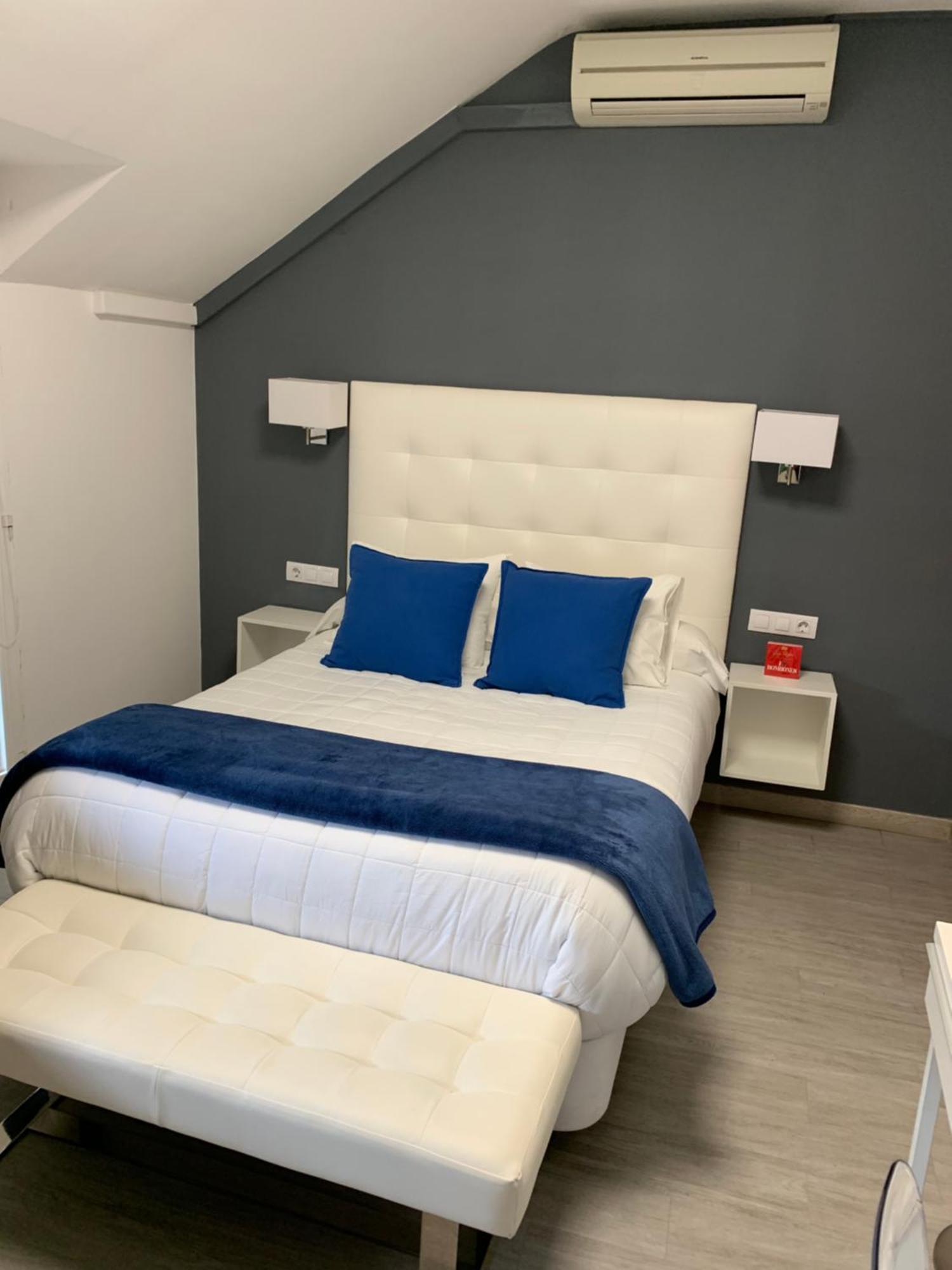 Hostal El Rocio Paracuellos de Jarama Exterior foto