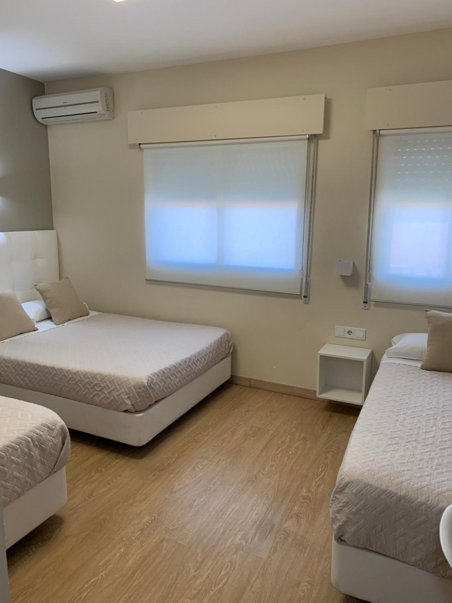 Hostal El Rocio Paracuellos de Jarama Exterior foto