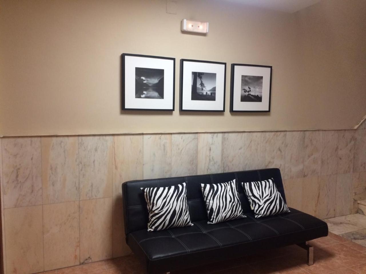 Hostal El Rocio Paracuellos de Jarama Exterior foto